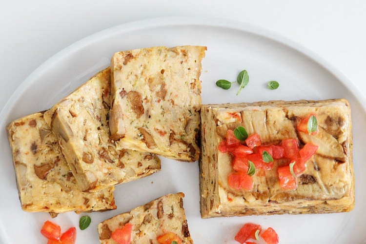 Pastel frío de níscalos y setas