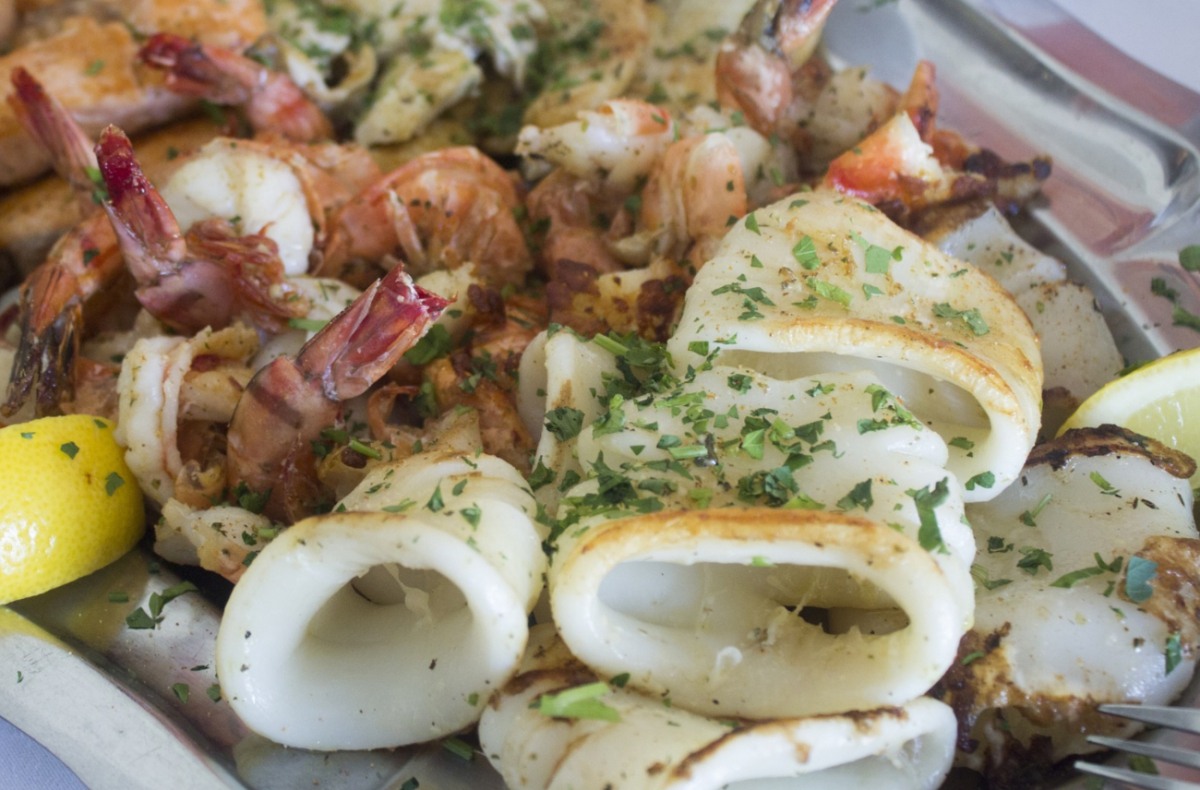 Parrillada de pescado adobado