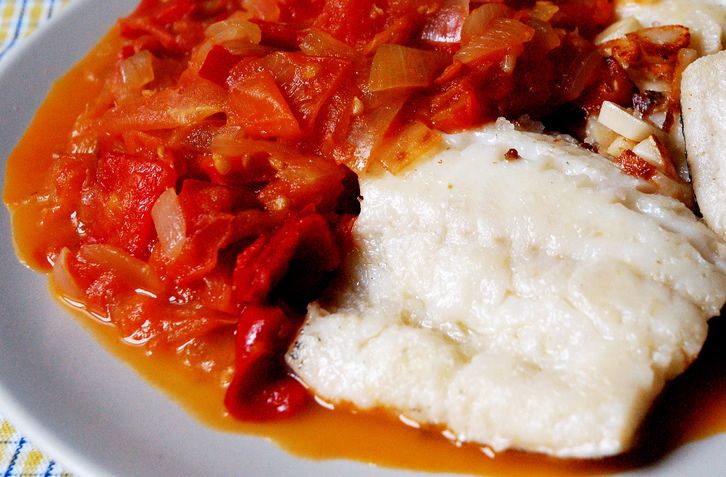 Bacalao al vapor con pimientos