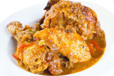 Pollo en salsa de cacahuetes