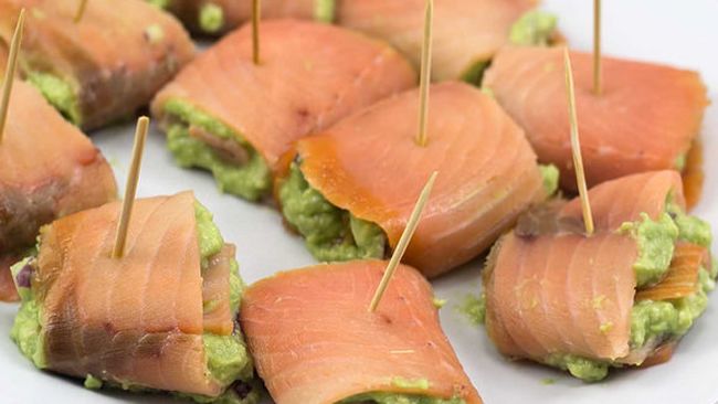 Rollitos de salmón con guacamole
