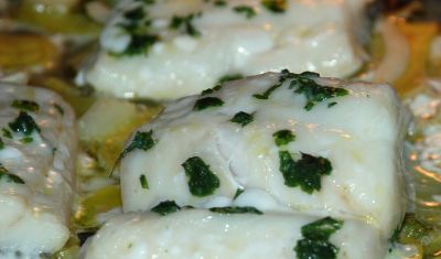 Bacalao con manzanas al horno