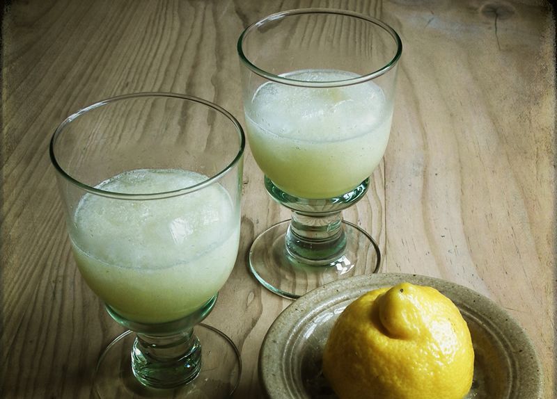 Sorbete de limón al champán fácil y rápido