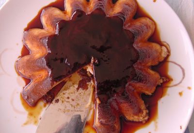 Flan de pasas y almendras