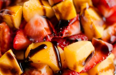 Bandeja de frutas con vinagre de módena