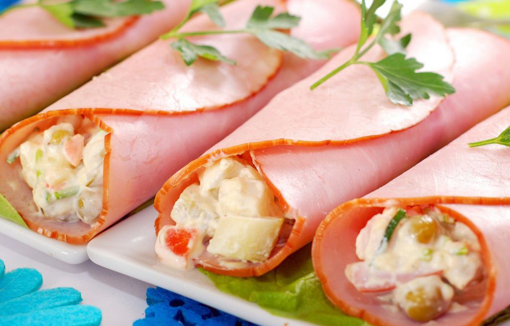 Rollitos de jamón con ensaladilla