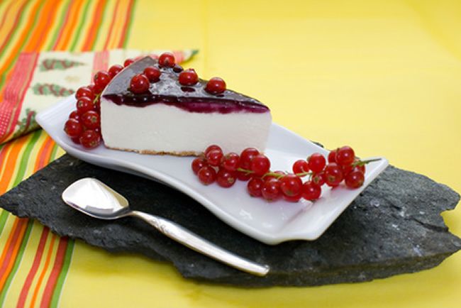 Tarta de queso con frutas del bosque