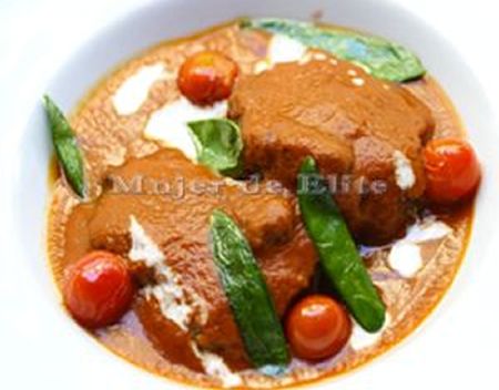 Carrilleras guisadas al curry rojo