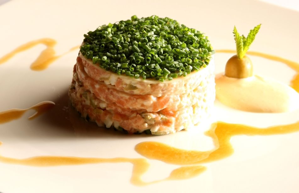 Lasaña fría de tartar de pescados