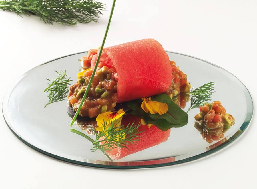 Tartar de sandía, salmón y aguacate