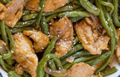 Pechuga de pavo con judias verdes