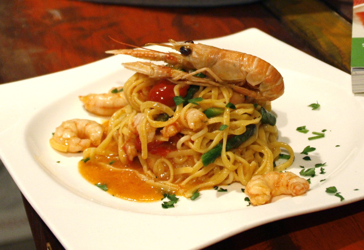 Espaguetis con marisco (frutti di mare) - Recetas de Cocina | MujerdeElite