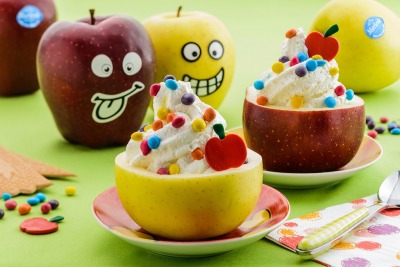 Copa de mousse helada de manzana