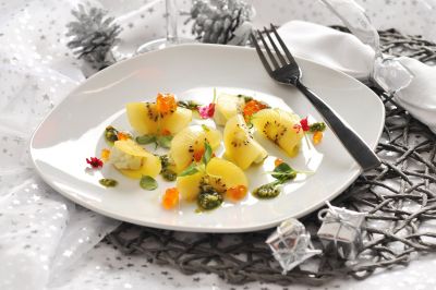 Raviolis de kiwi rellenos de bacalao