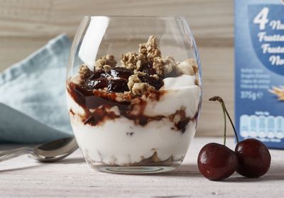 Parfait de cerezas con muesli