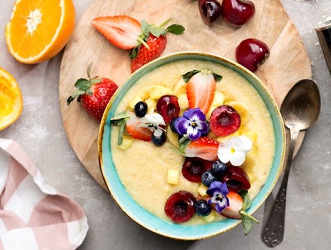Porridge de avena y quinoa con frutas