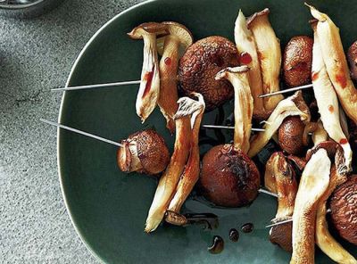 Setas salteadas con salsa de soja ahumada