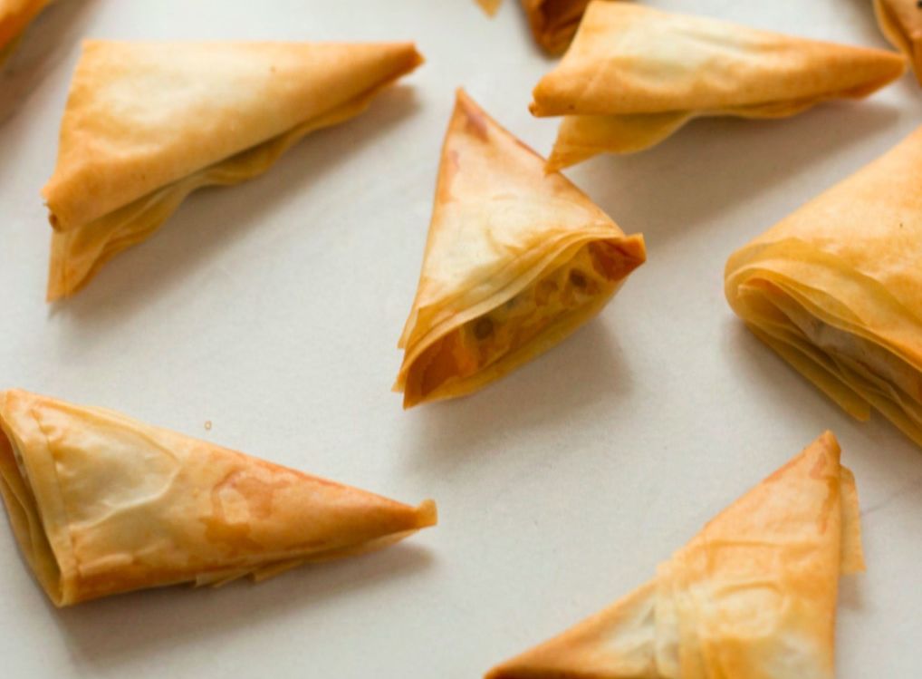 Samosas de chorizo, calabacín y curry