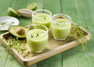 Mocktail de aguacate al tomillo