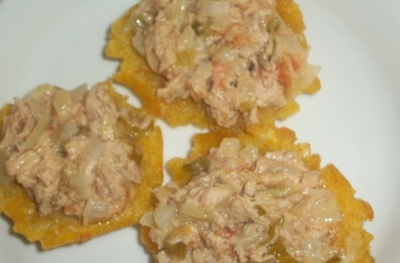 Patacones con atún
