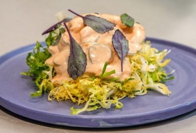 Cóctel de gambas con ensalada de escarola