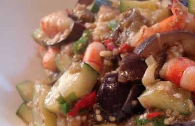 Salteado de calabacin, berenjena y gambas