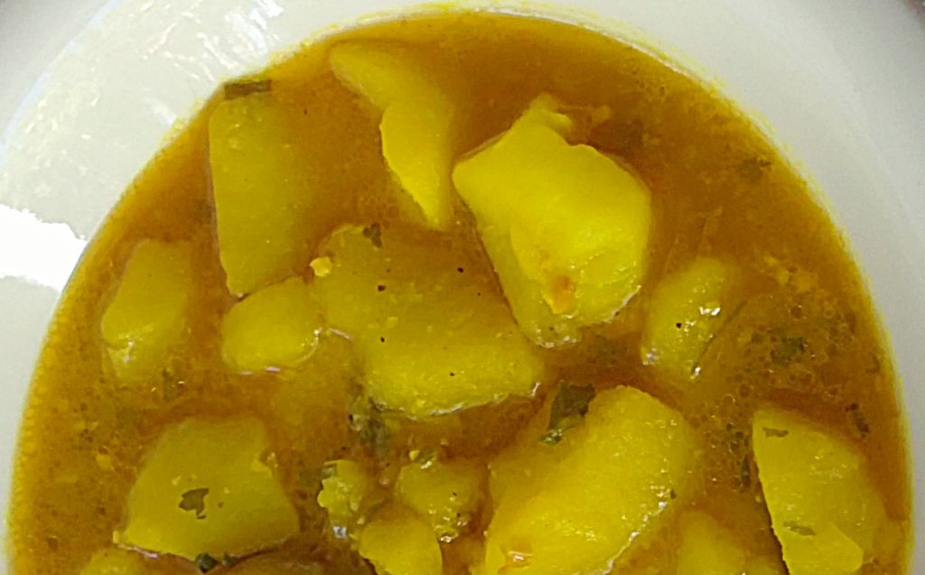 Patatas en ajopollo