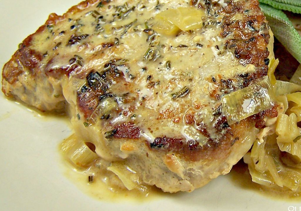Pollo con puerros y salsa de mostaza