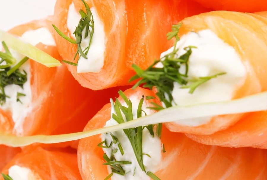 Salmón ahumado relleno de merluza