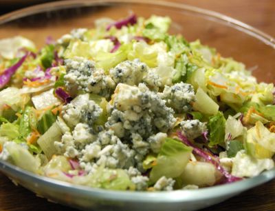 Ensalada tibia de pollo y queso azul