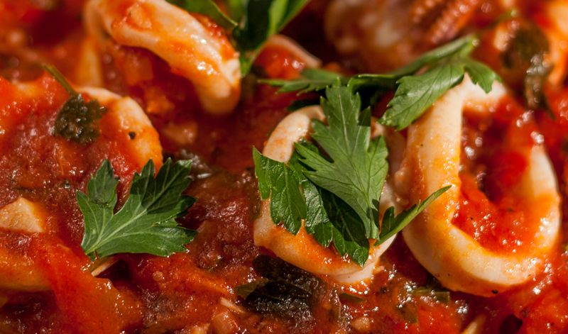 Anillas de calamar en salsa de almendras - Recetas de Cocina | MujerdeElite