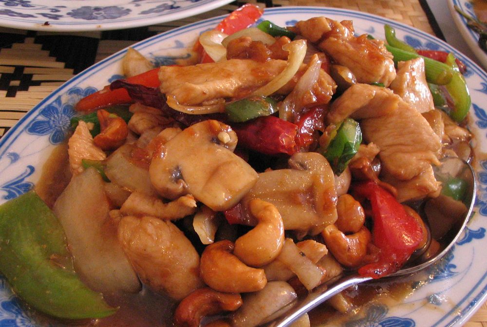 Pollo al curry con verduritas y anacardos