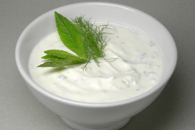 Tzatziki salsa de pepino y yogur griega