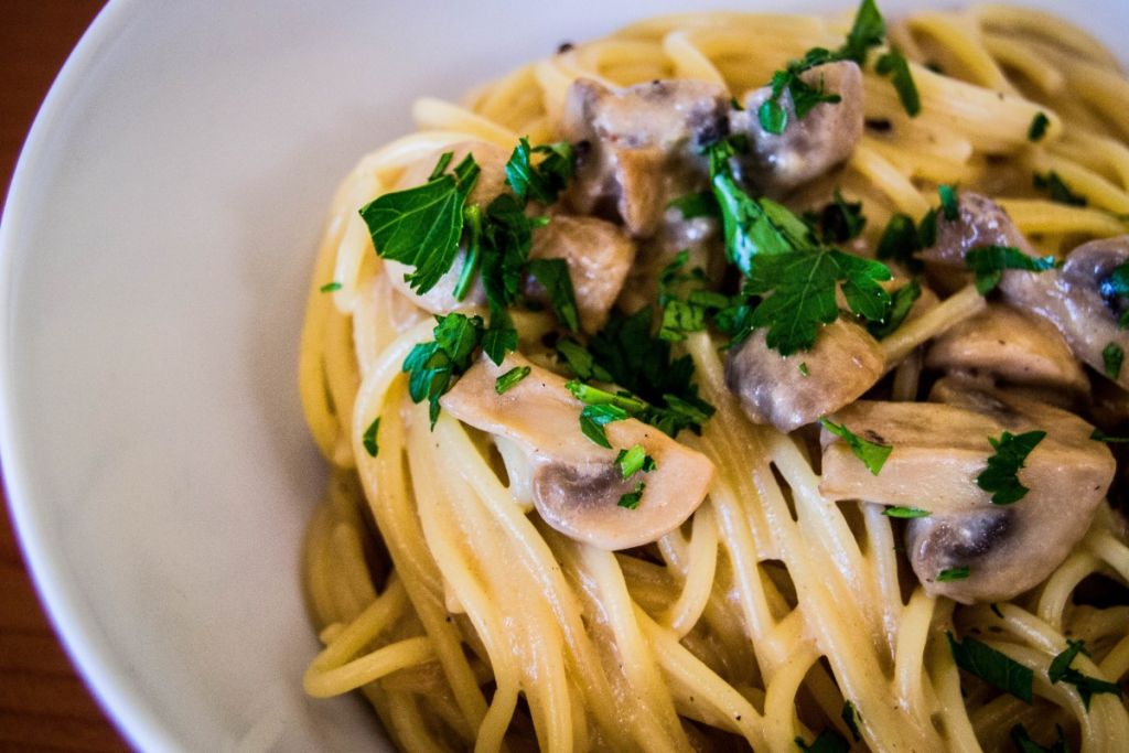 Espaguetis con champiñones