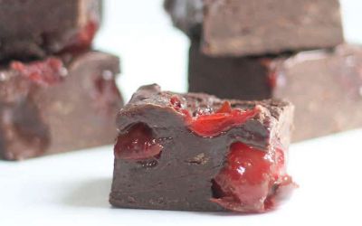 Turrón de chocolate con guindas