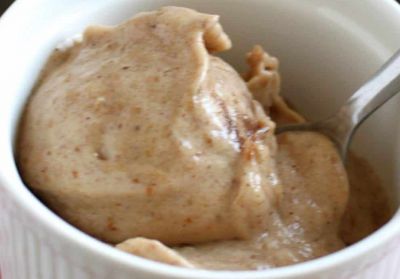 Biscuit de higos en salsa de nuez