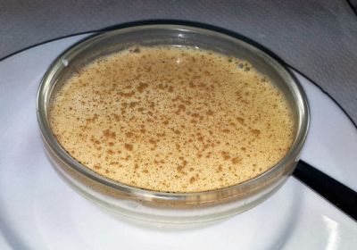 Postre de quinoa con leche similar al arroz con leche