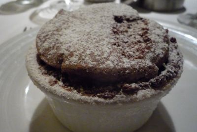 Soufflé de chocolate amargo